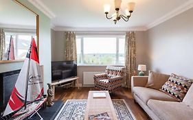 Charming Cottage 4 Bedroom