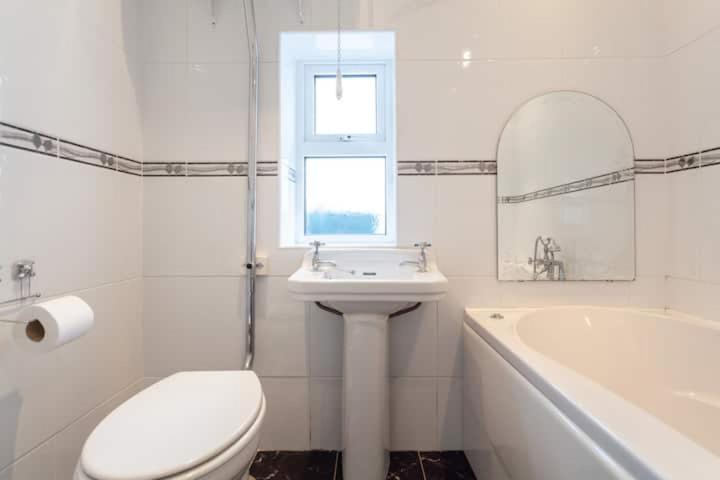 Charming Cottage 4 Bedroom Acton  Exterior photo