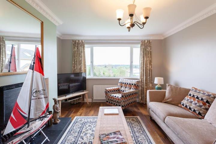 Charming Cottage 4 Bedroom Acton  Exterior photo
